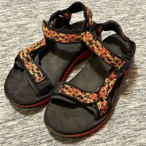Vintage 90’s Teva Velcro Sandals Size 37